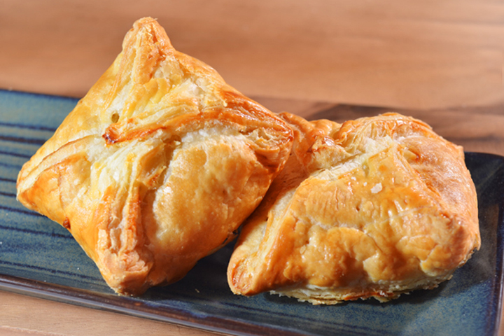 พายไก่เห็ด - Puff & Pie เบเกอรี่ และของว่างอร่อยๆ จากครัวการบินไทย